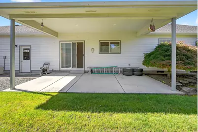 201 Orchardview Circle, Central Point, OR 97502 - Photo 31