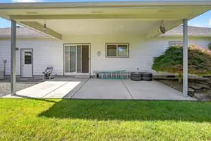 201 Orchardview Cir, Central Point, OR 97502 - Photo 31