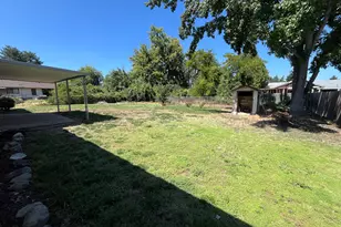 2080 Alamar St, Medford, OR 97501 - Photo 13