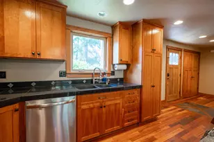 20087 Beaver Ln, Bend, OR 97703 - Photo 15