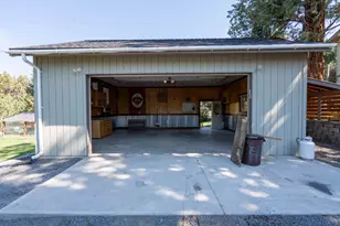 20087 Beaver Ln, Bend, OR 97703 - Photo 55