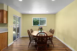 755 S 4th St, Central Point, OR 97502 - Photo 11