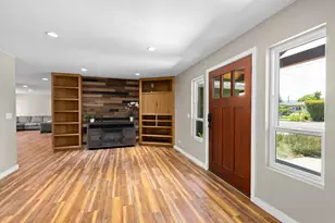 755 S 4th St, Central Point, OR 97502 - Photo 5