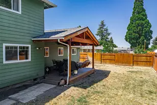 755 S 4th St, Central Point, OR 97502 - Photo 27