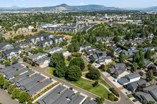 626 Griffin Oaks Dr, Central Point, OR 97502 - Photo 27