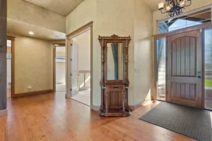 21420 Belknap Dr, Bend, OR 97701 - Photo 5