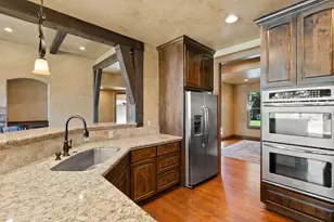 21420 Belknap Dr, Bend, OR 97701 - Photo 13