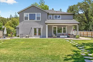 1090 Anglers Pl, Shady Cove, OR 97539 - Photo 9