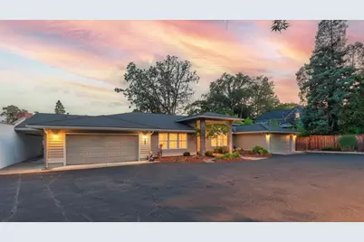 619 SE M Street, Grants Pass, OR 97526 - Photo 3