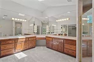 619 SE M St, Grants Pass, OR 97526 - Photo 35