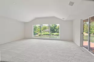 619 SE M St, Grants Pass, OR 97526 - Photo 33