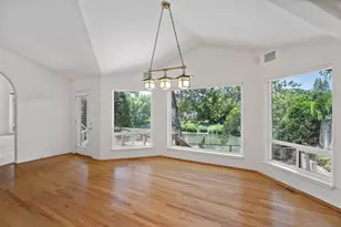 619 SE M St, Grants Pass, OR 97526 - Photo 17