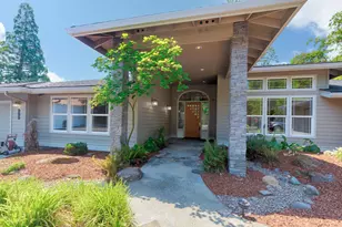 619 SE M St, Grants Pass, OR 97526 - Photo 63