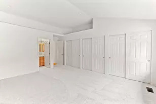 619 SE M St, Grants Pass, OR 97526 - Photo 43