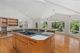 619 SE M St, Grants Pass, OR 97526 - Photo 21