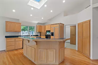 619 SE M Street, Grants Pass, OR 97526 - Photo 25