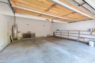 619 SE M St, Grants Pass, OR 97526 - Photo 57