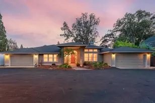 619 SE M St, Grants Pass, OR 97526 - Photo 5