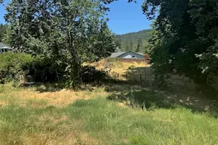 210 NW Woodbrook Dr, Grants Pass, OR 97526 - Photo 11