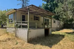 210 NW Woodbrook Dr, Grants Pass, OR 97526 - Photo 7