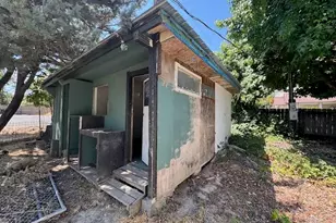 210 NW Woodbrook Dr, Grants Pass, OR 97526 - Photo 9