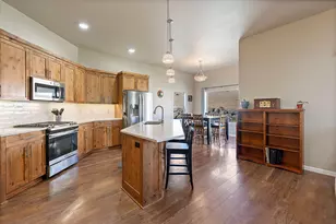 2273 NE Valley View Ct, Madras, OR 97741 - Photo 5