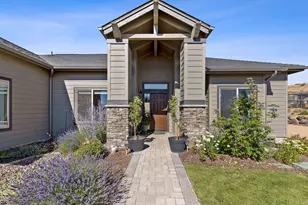 2273 NE Valley View Ct, Madras, OR 97741 - Photo 3
