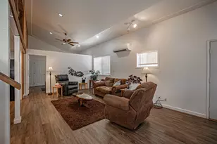 509 Derby Rd, Eagle Point, OR 97524 - Photo 9