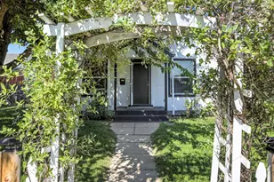 144 N 5th St, Central Point, OR 97502 - Photo 3