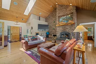 17170 Shawnee Cir, Bend, OR 97707 - Photo 3