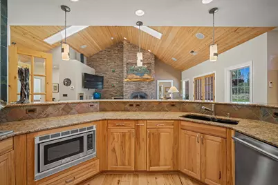 17170 Shawnee Circle, Bend, OR 97707 - Photo 13