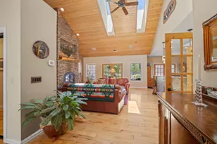 17170 Shawnee Cir, Bend, OR 97707 - Photo 7