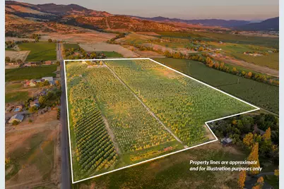 4050 Royal Crest Road, Medford, OR 97504 - Photo 3