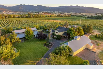 4050 Royal Crest Road, Medford, OR 97504 - Photo 5