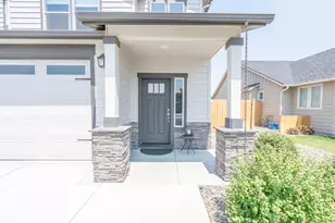 1563 NW Upas Pl, Redmond, OR 97756 - Photo 3