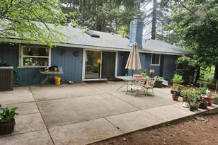 611 S Junction Ave, Cave Junction, OR 97523 - Photo 7