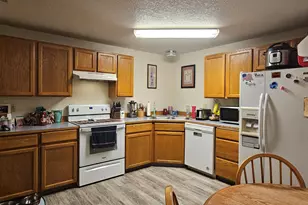 2740 SW Umatilla Ct, Redmond, OR 97756 - Photo 9