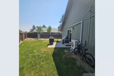 2740 SW Umatilla Court, Redmond, OR 97756 - Photo 3