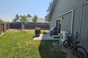 2740 SW Umatilla Ct, Redmond, OR 97756 - Photo 3