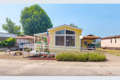 925 Carol Rae, Medford, OR 97501 - Photo 1