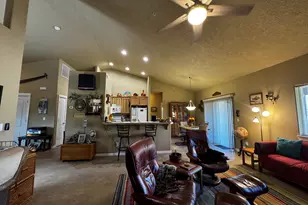 34653 Castle Dr, Chiloquin, OR 97624 - Photo 5