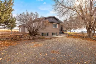 23131 N Poe Valley Rd, Klamath Falls, OR 97603 - Photo 5