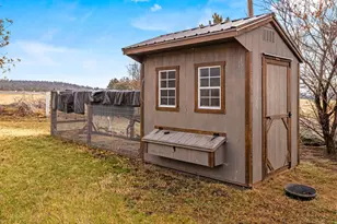 23131 N Poe Valley Rd, Klamath Falls, OR 97603 - Photo 37