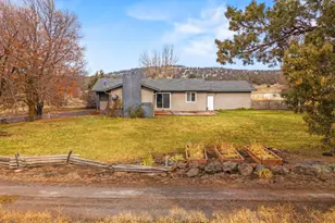 23131 N Poe Valley Rd, Klamath Falls, OR 97603 - Photo 7