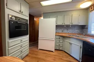 1095 Lee Roze Ln, Grants Pass, OR 97527 - Photo 19