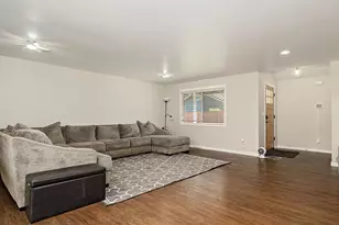 395 Grandview Ln, Grants Pass, OR 97527 - Photo 3