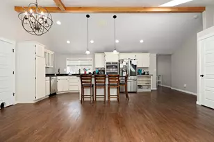 395 Grandview Ln, Grants Pass, OR 97527 - Photo 5