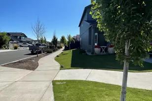 950 NW 26th Wy, Redmond, OR 97756 - Photo 5