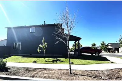 950 NW 26th Way, Redmond, OR 97756 - Photo 7