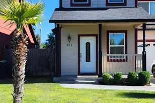 871 Marshall Ave, Medford, OR 97501 - Photo 3